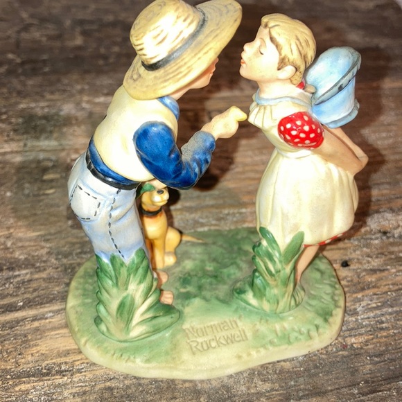 Norman Rockwell figurine Beguiling Buttercup - Picture 3 of 4